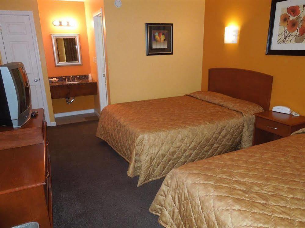 Lakeland Inn - Bohemia Екстер'єр фото